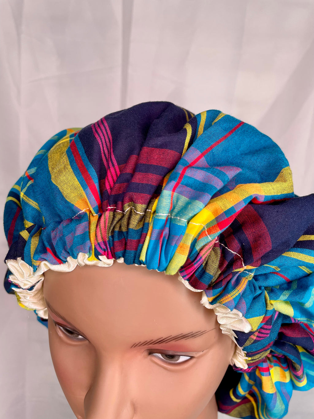 Bonnet en Satin Madras